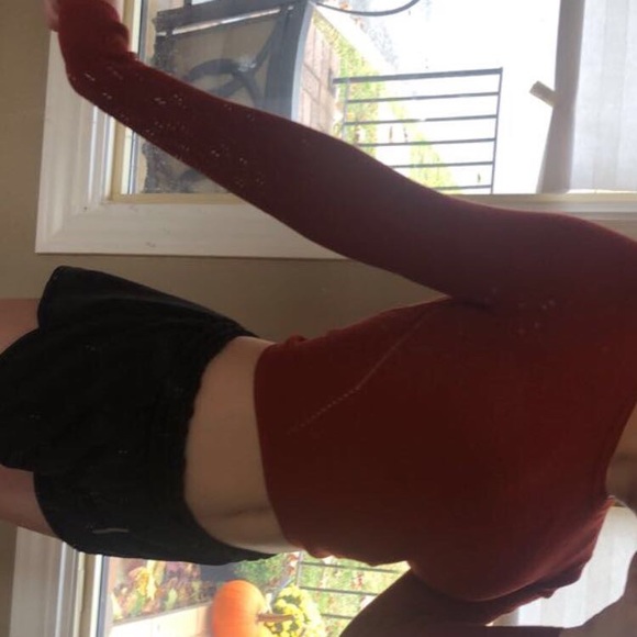 crop top - Picture 3 of 4